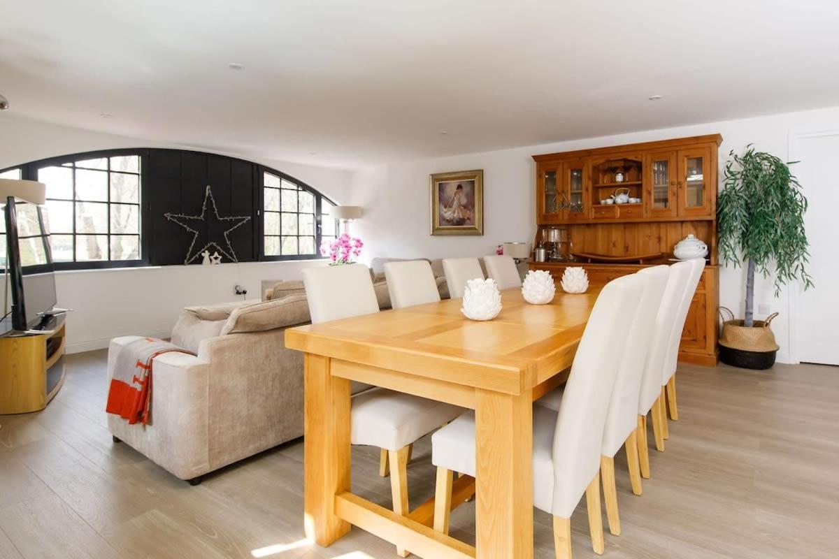 Stylish City Centre Apartment With Sauna Chichester Kültér fotó